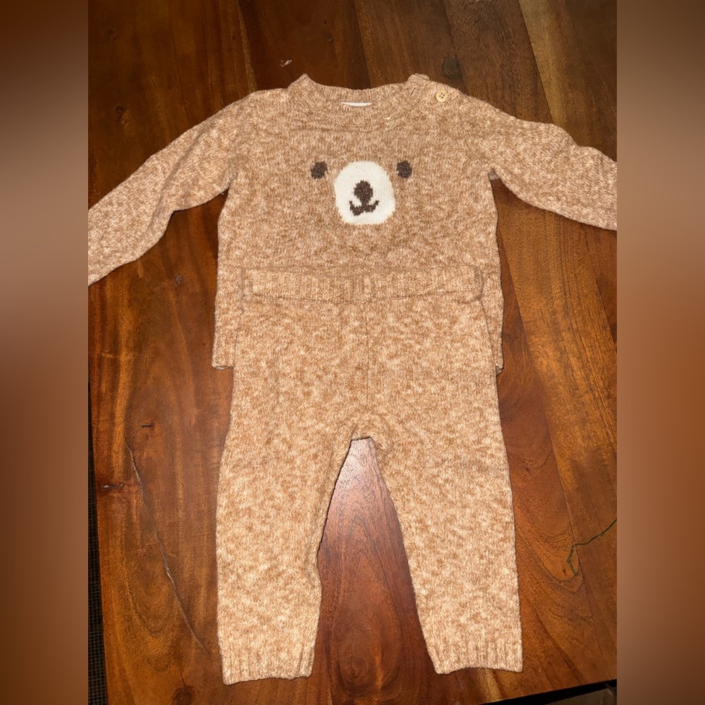 Old Navy Tan‎ Knit Baby Outfit
